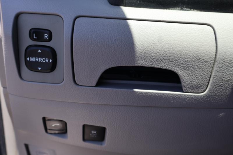 Toyota Camry Base 6-Spd AT 2011