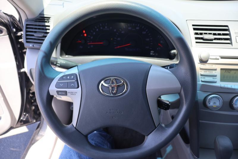 Toyota Camry Base 6-Spd AT 2011
