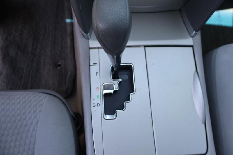 Toyota Camry Base 6-Spd AT 2011