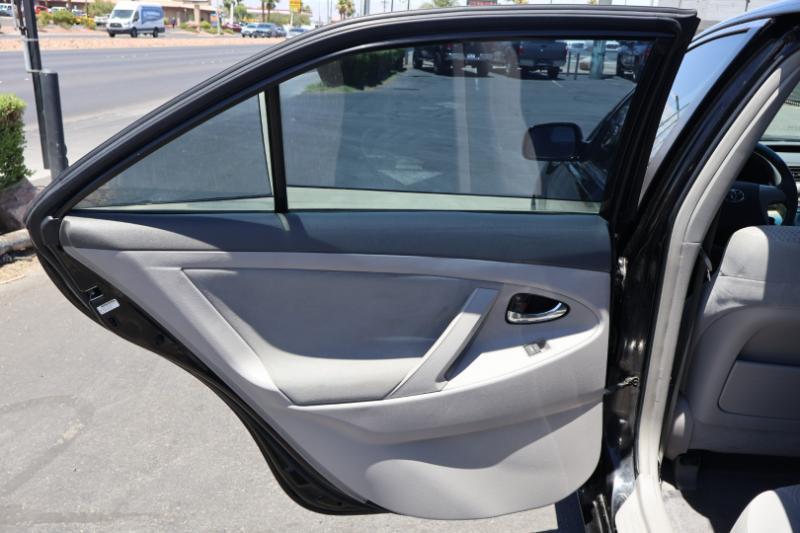 Toyota Camry Base 6-Spd AT 2011