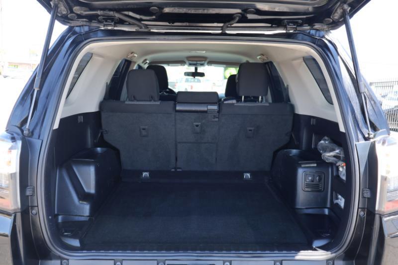 Toyota 4Runner SR5 4WD 2016