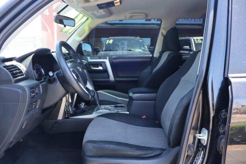 Toyota 4Runner SR5 4WD 2016