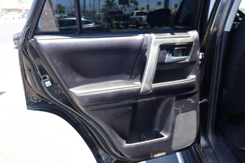 Toyota 4Runner SR5 4WD 2016