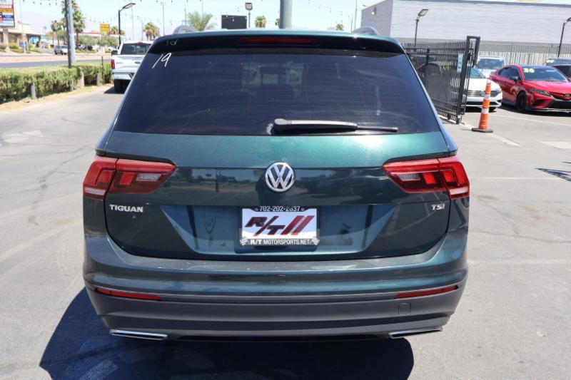 Volkswagen Tiguan S 2018