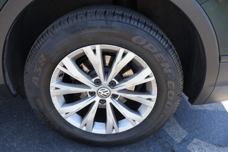 Volkswagen Tiguan S 2018