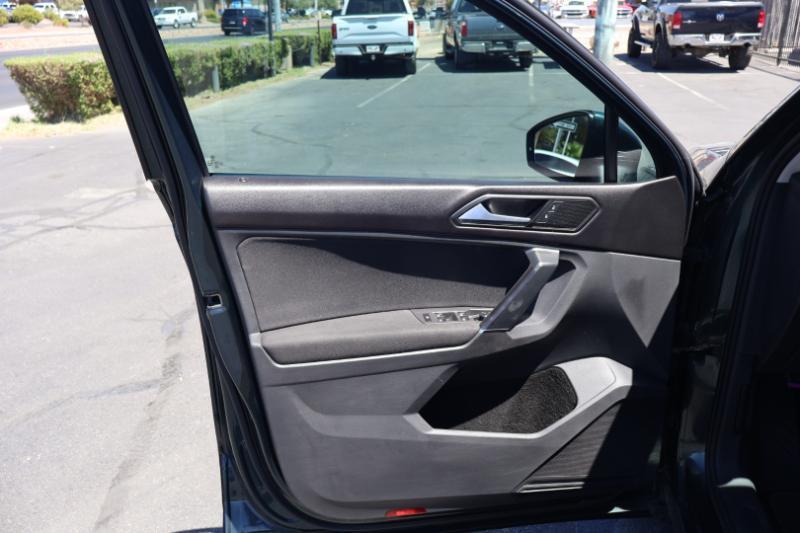 Volkswagen Tiguan S 2018