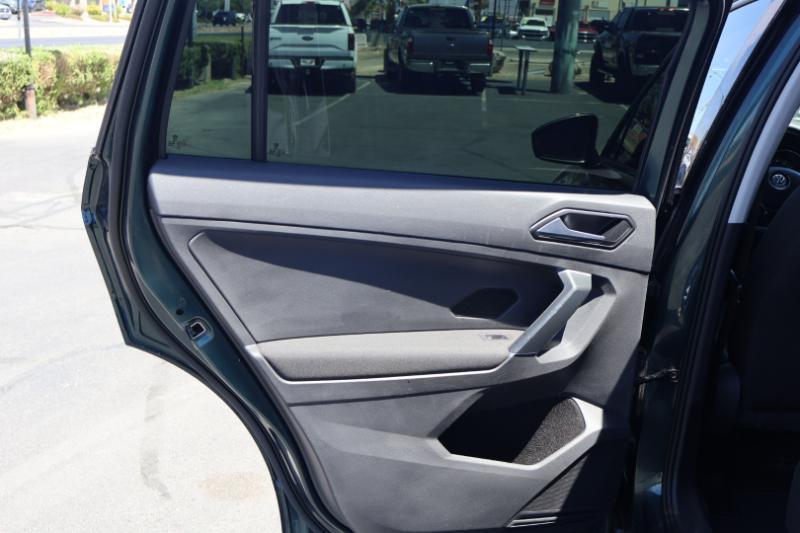 Volkswagen Tiguan S 2018