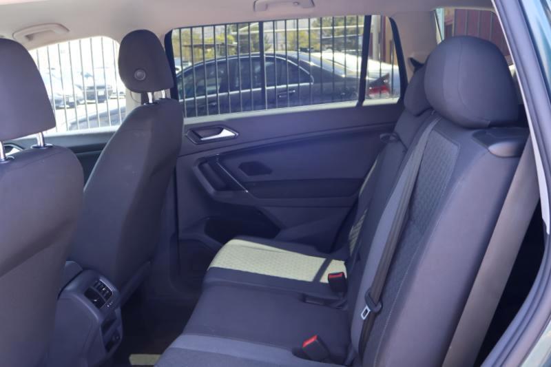 Volkswagen Tiguan S 2018