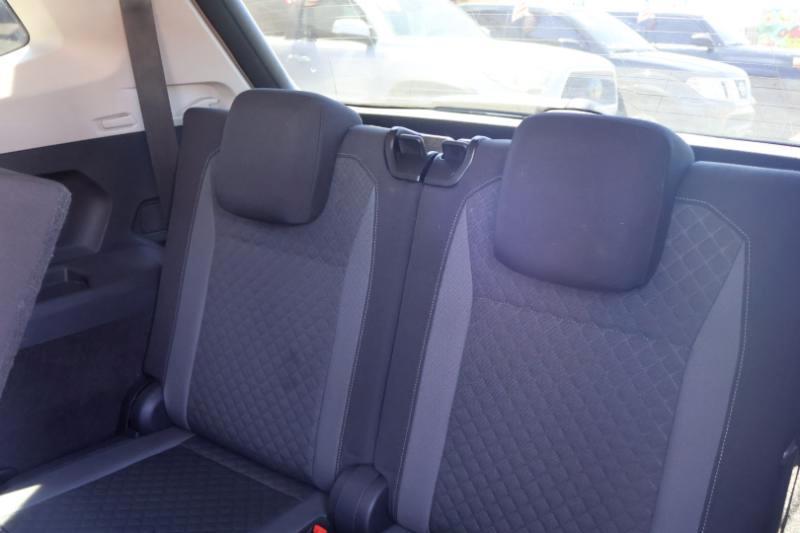 Volkswagen Tiguan S 2018