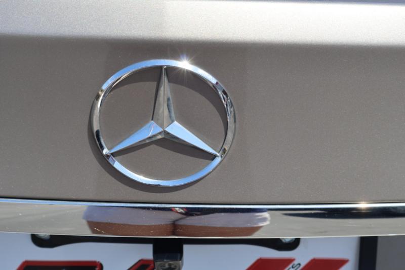 Mercedes-Benz C-Class C300 4MATIC Luxury Sedan 2009