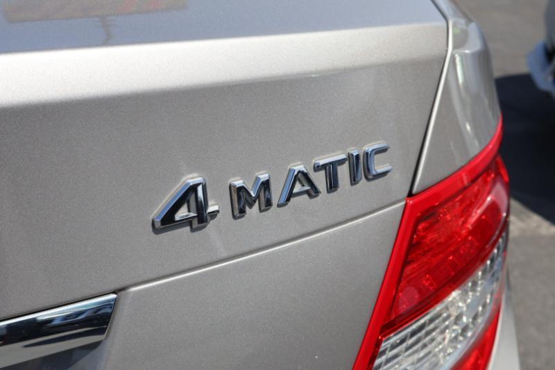 Mercedes-Benz C-Class C300 4MATIC Luxury Sedan 2009