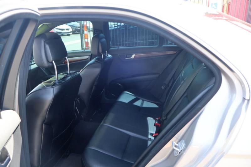 Mercedes-Benz C-Class C300 4MATIC Luxury Sedan 2009