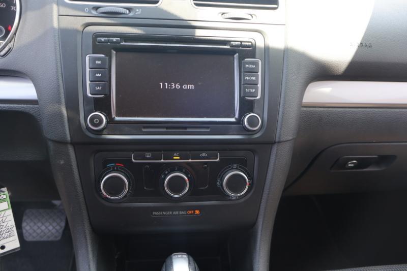 Volkswagen Golf 2.0L 4-Door TDI 2011