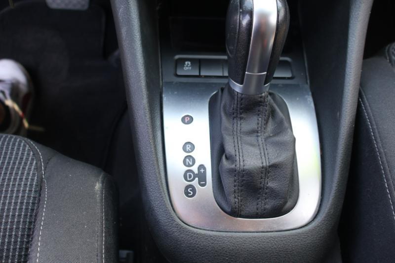 Volkswagen Golf 2.0L 4-Door TDI 2011
