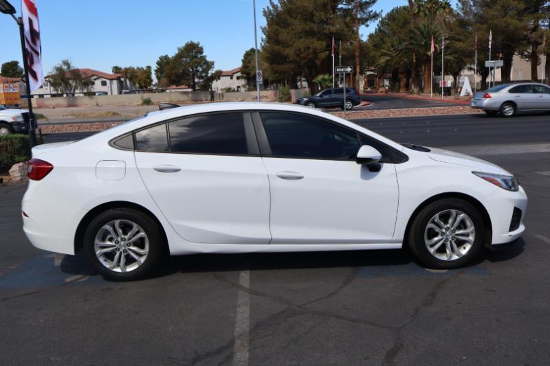 Chevrolet Cruze LS Auto 2019