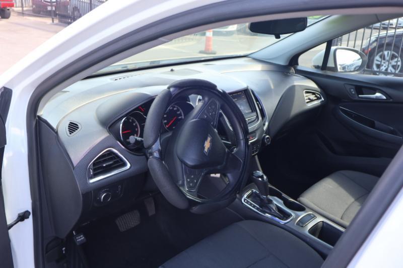 Chevrolet Cruze LS Auto 2019