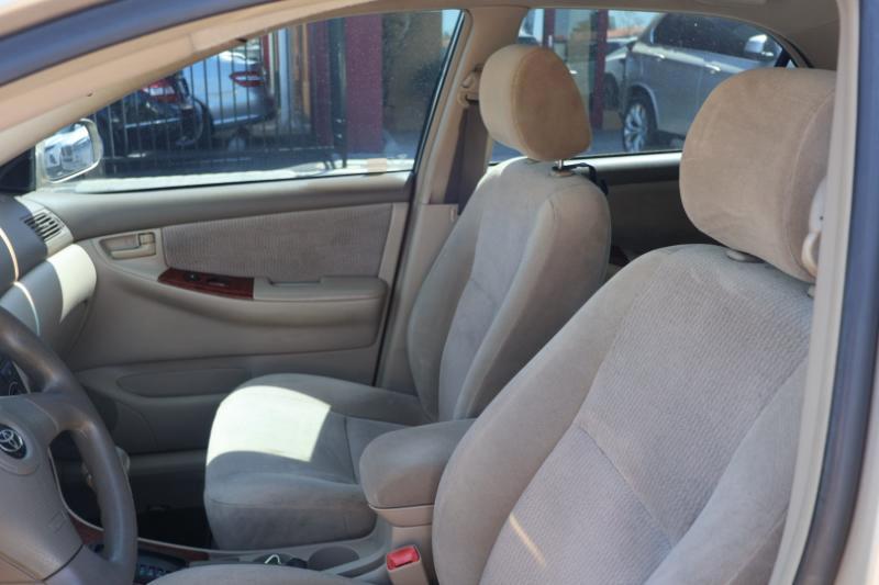 Toyota Corolla CE 2005