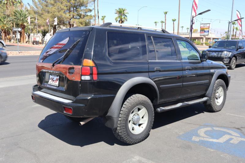 Mitsubishi Montero Sport LS 2WD 2004