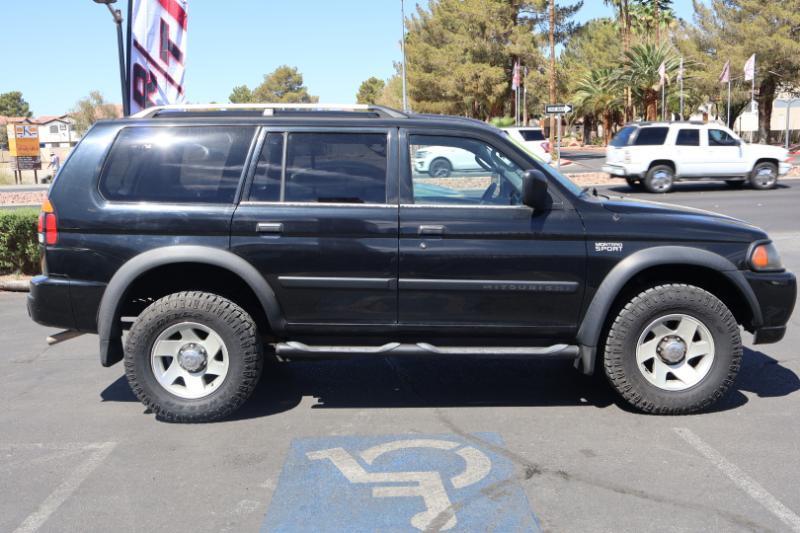 Mitsubishi Montero Sport LS 2WD 2004