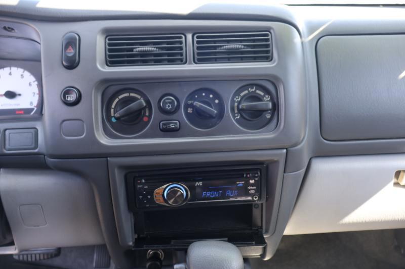 Mitsubishi Montero Sport LS 2WD 2004