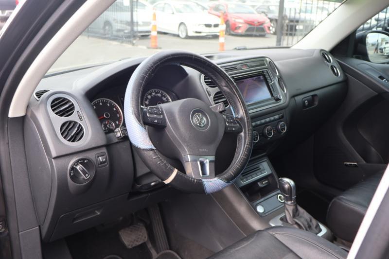 Volkswagen Tiguan SE 2016