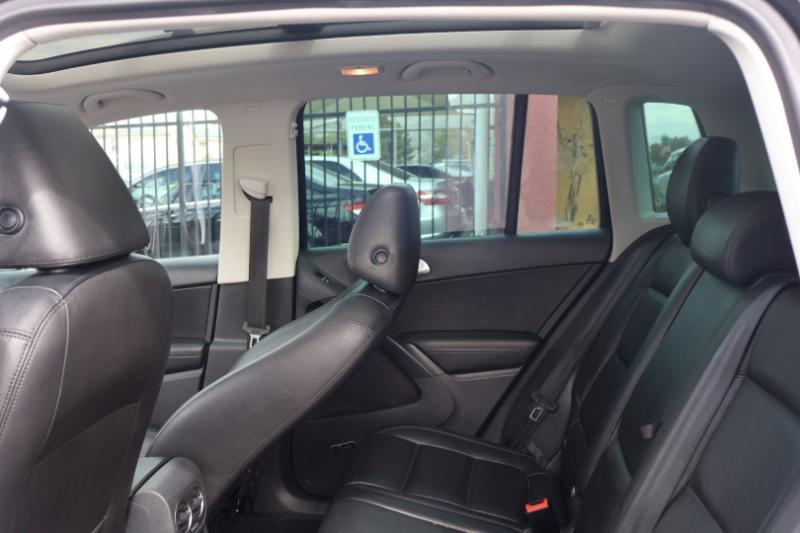 Volkswagen Tiguan SE 2016