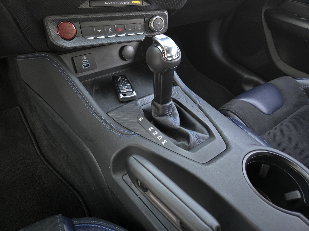 Ford Mustang Dark Horse 2025