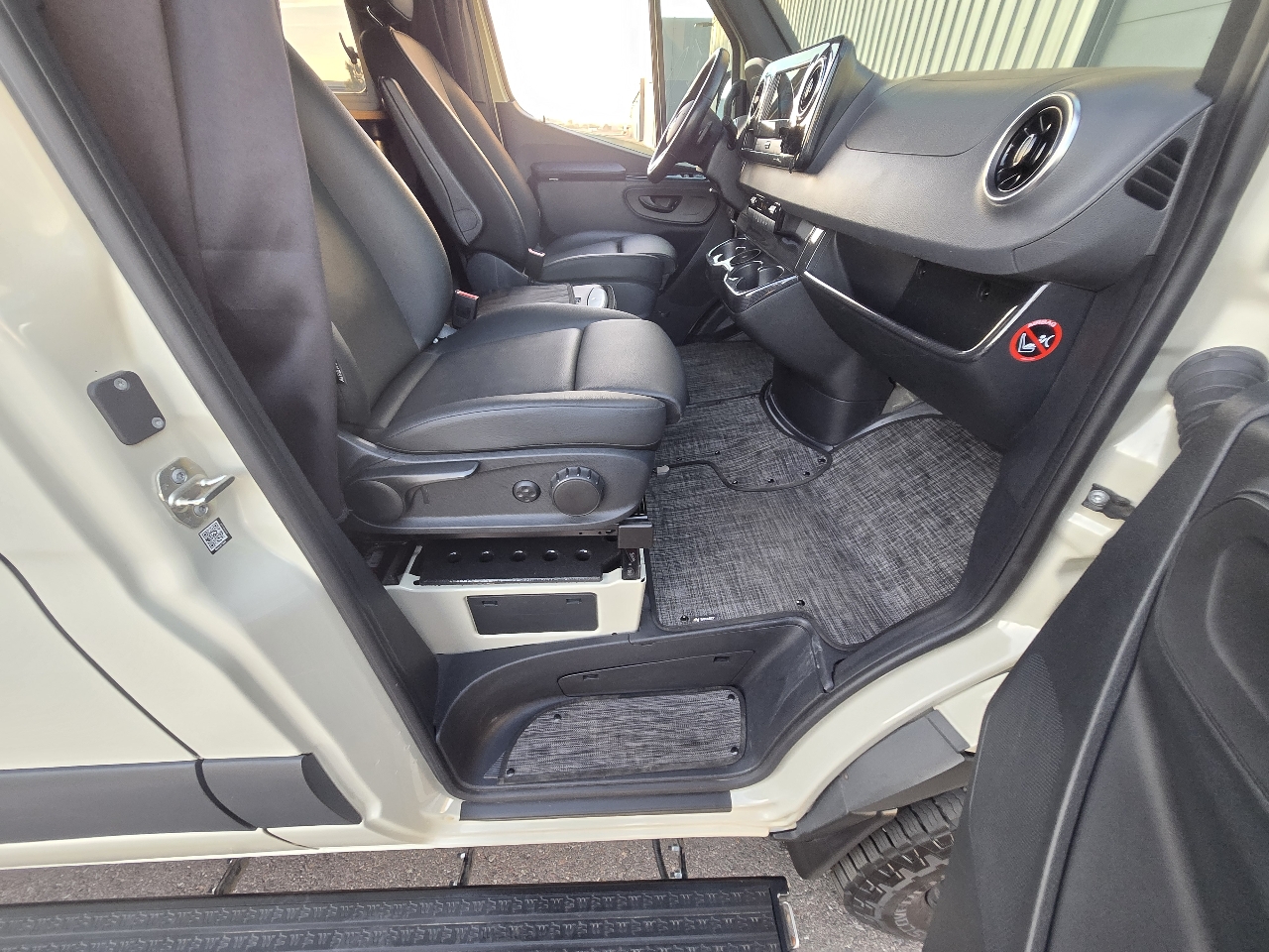 Mercedes-Benz Sprinter 2500 144-in. WB 2020