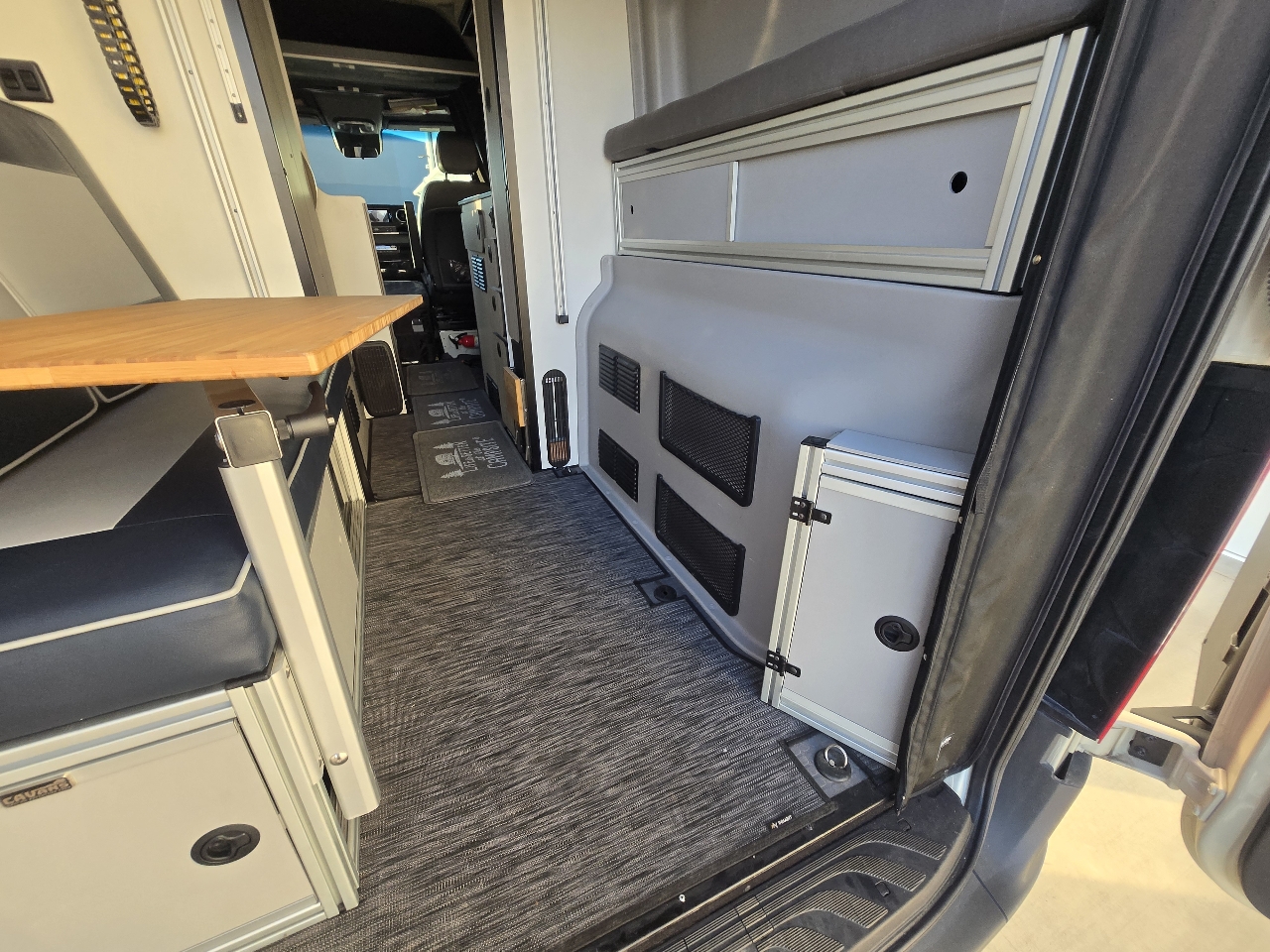 Mercedes-Benz Sprinter 2500 144-in. WB 2020