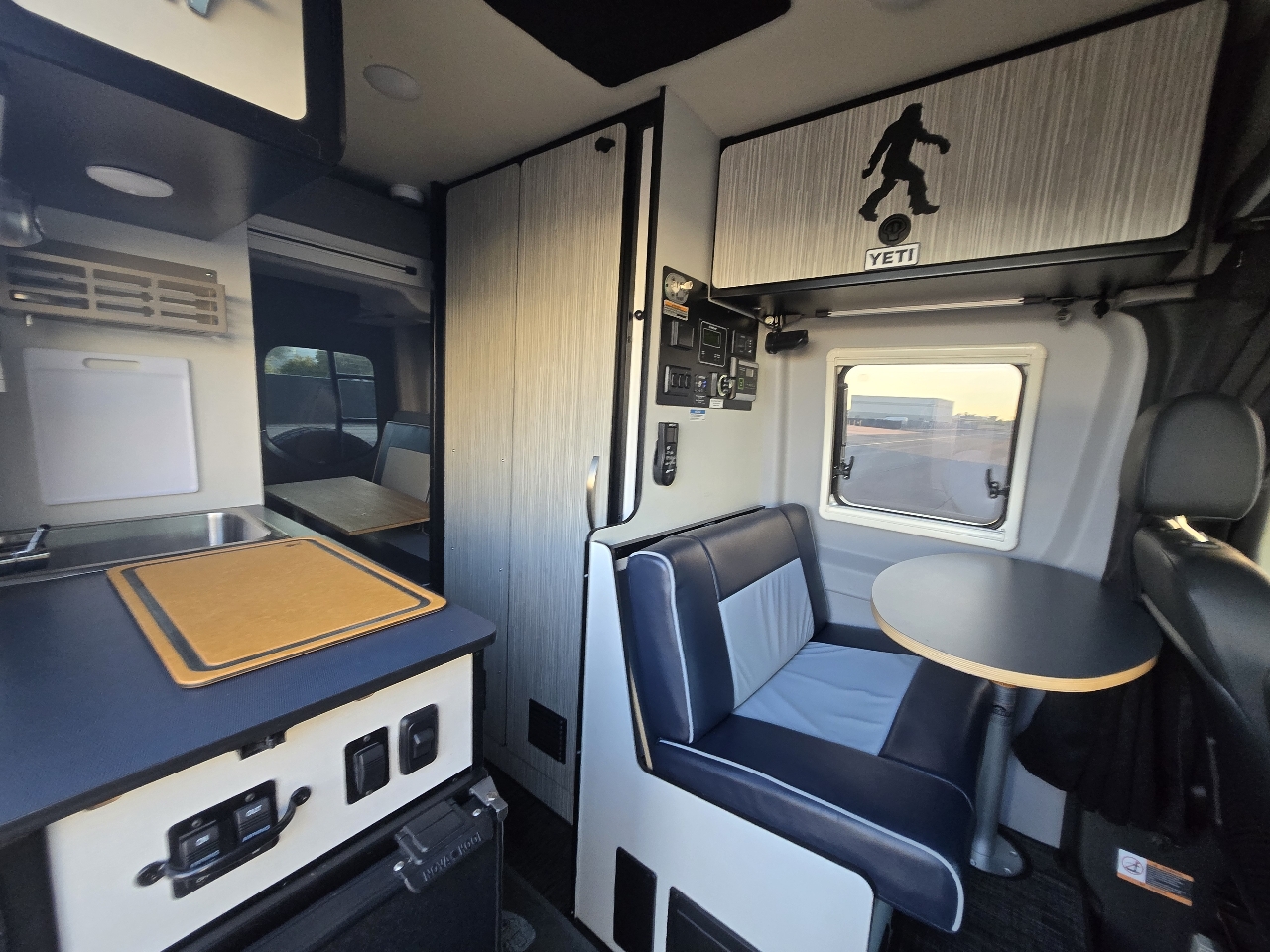 Mercedes-Benz Sprinter 2500 144-in. WB 2020