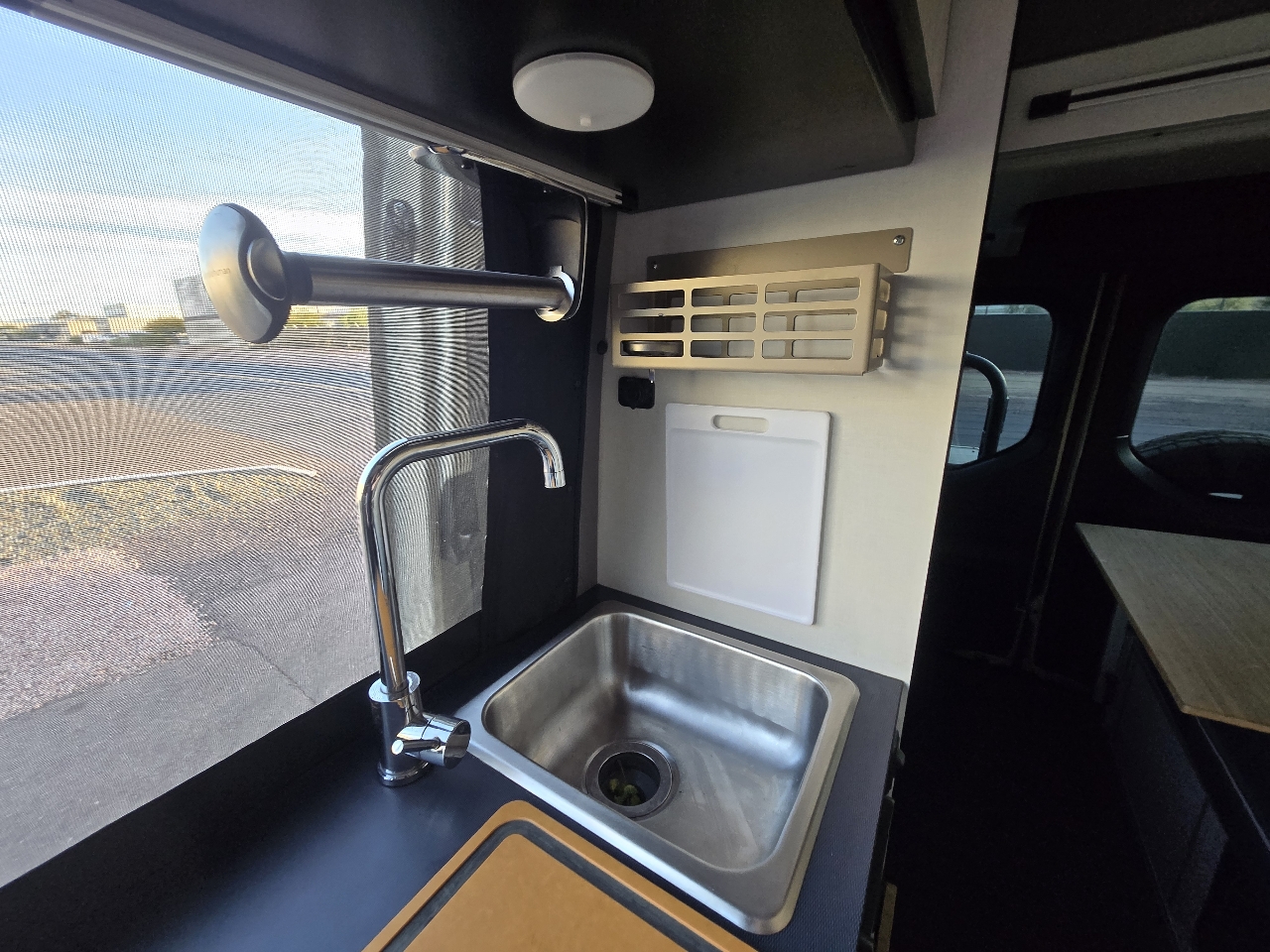 Mercedes-Benz Sprinter 2500 144-in. WB 2020