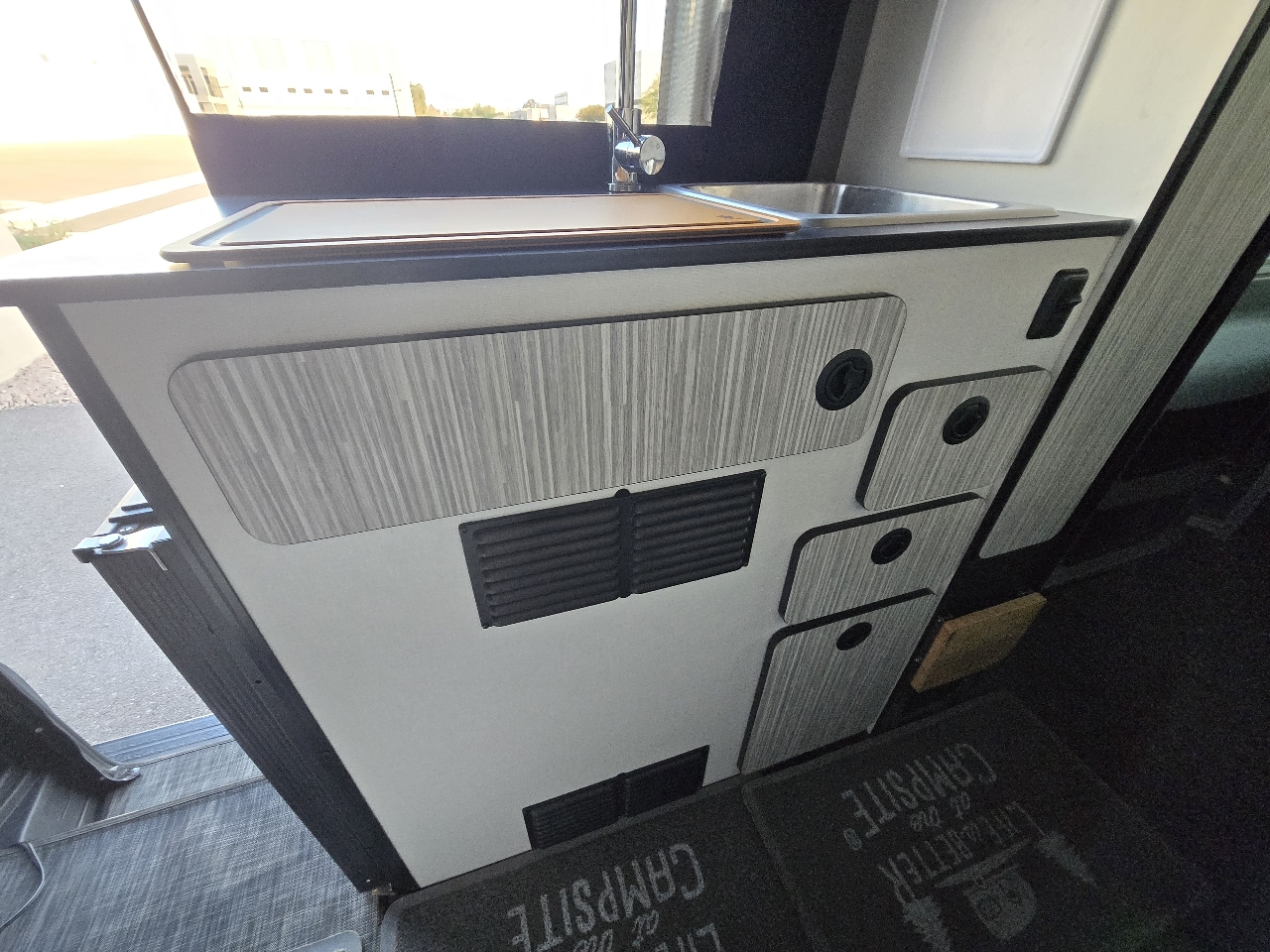 Mercedes-Benz Sprinter 2500 144-in. WB 2020