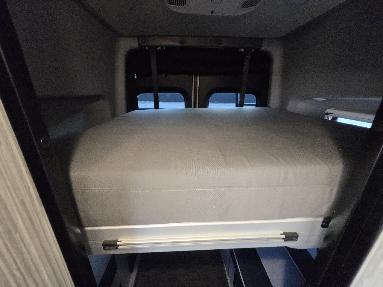 Mercedes-Benz Sprinter 2500 144-in. WB 2020