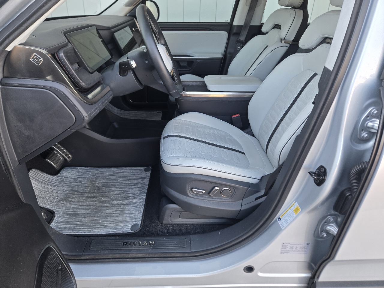 Rivian R1S Launch Edition 2023