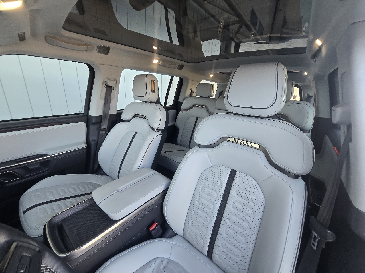 Rivian R1S Launch Edition 2023