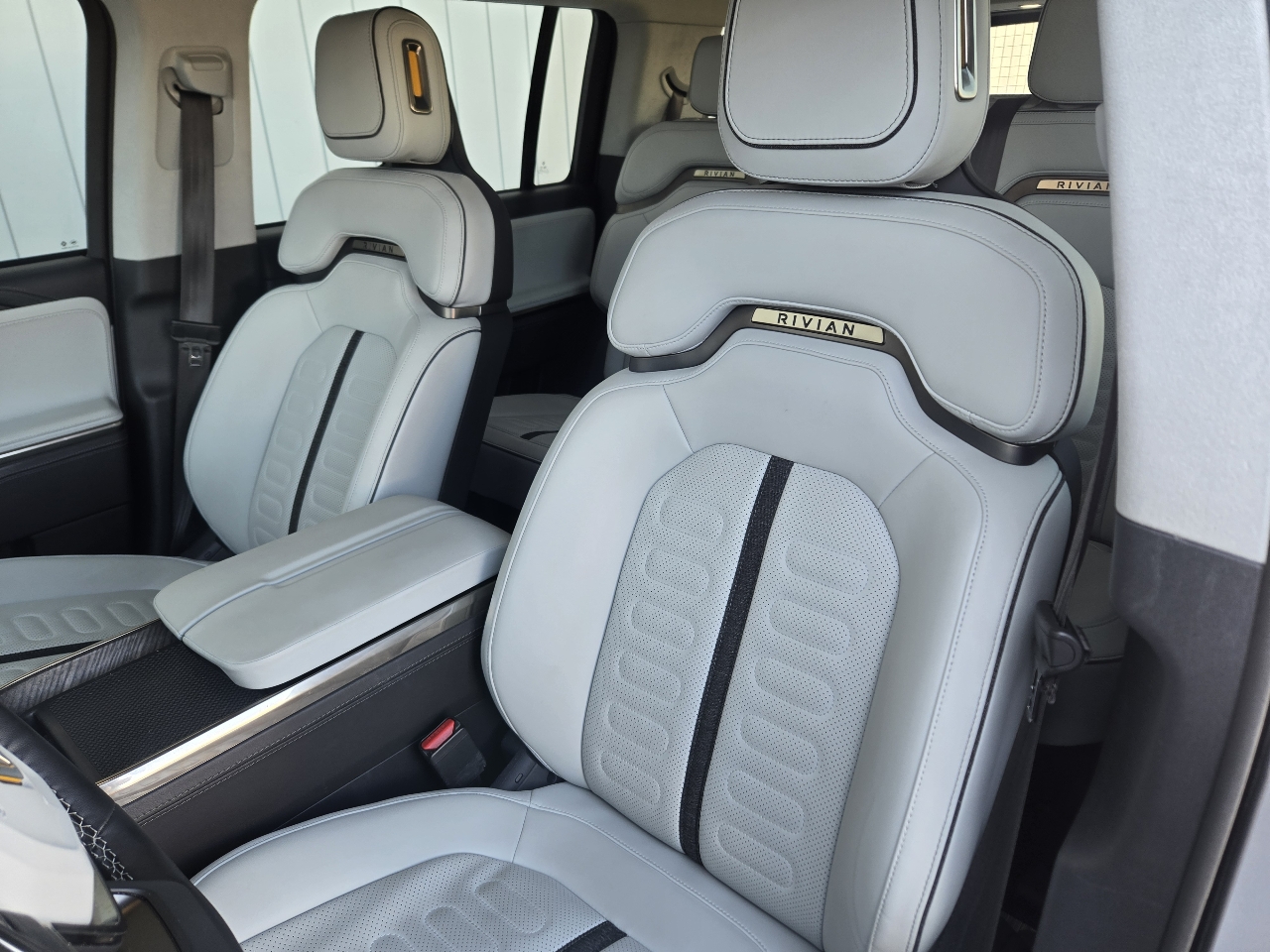 Rivian R1S Launch Edition 2023