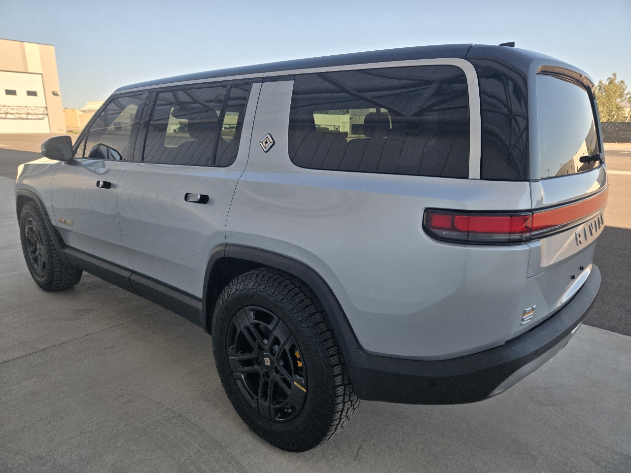 Rivian R1S Launch Edition 2023