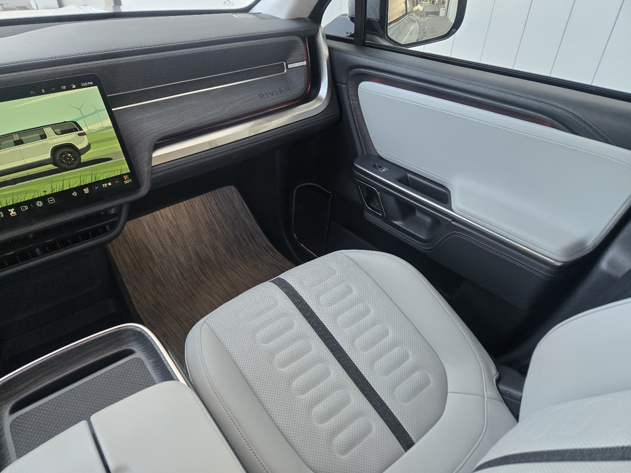 Rivian R1S Launch Edition 2023