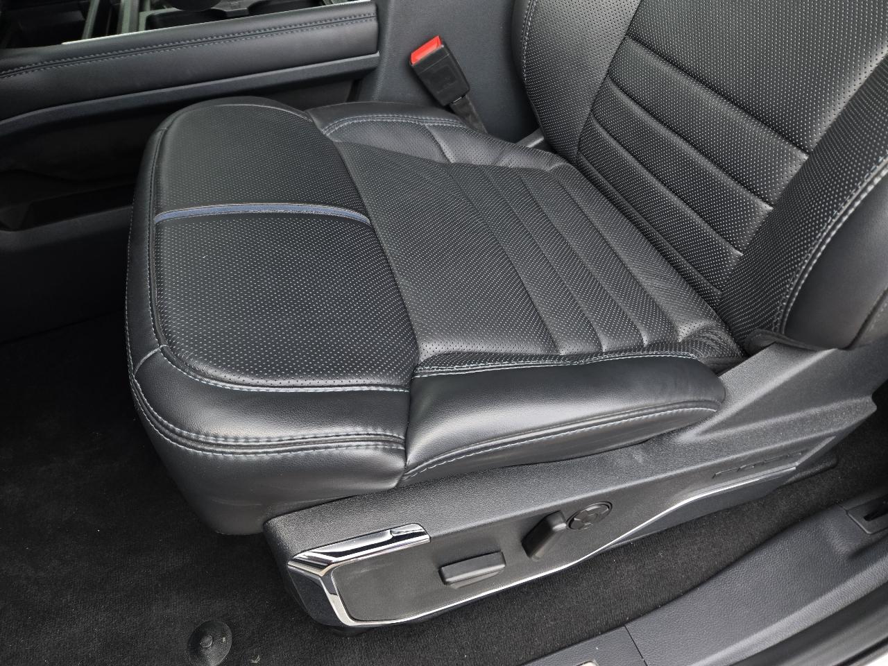 Ford F-450 SD Platinum Crew Cab DRW 4WD 2025