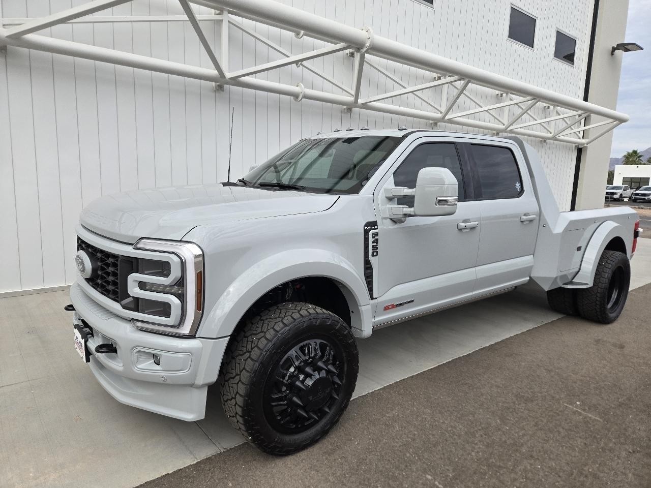 Ford F-450 SD Platinum Crew Cab DRW 4WD 2025
