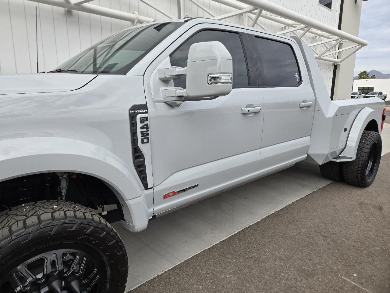 Ford F-450 SD Platinum Crew Cab DRW 4WD 2025