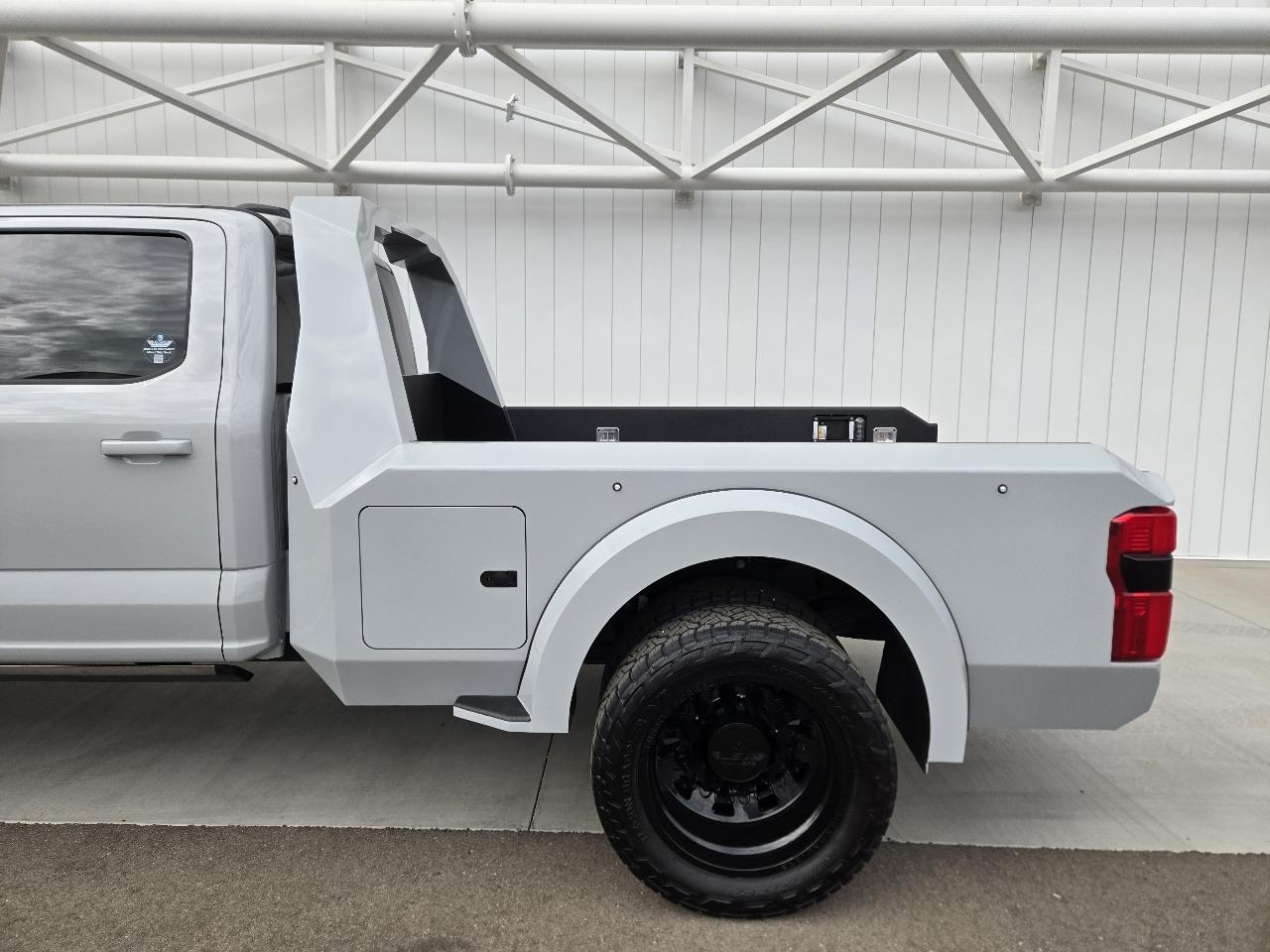 Ford F-450 SD Platinum Crew Cab DRW 4WD 2025