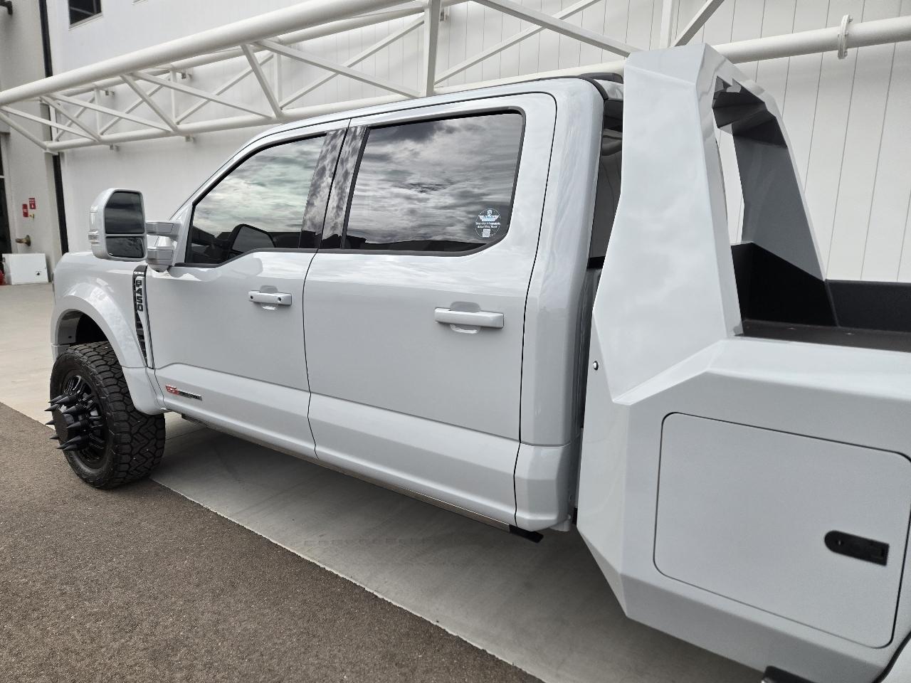 Ford F-450 SD Platinum Crew Cab DRW 4WD 2025