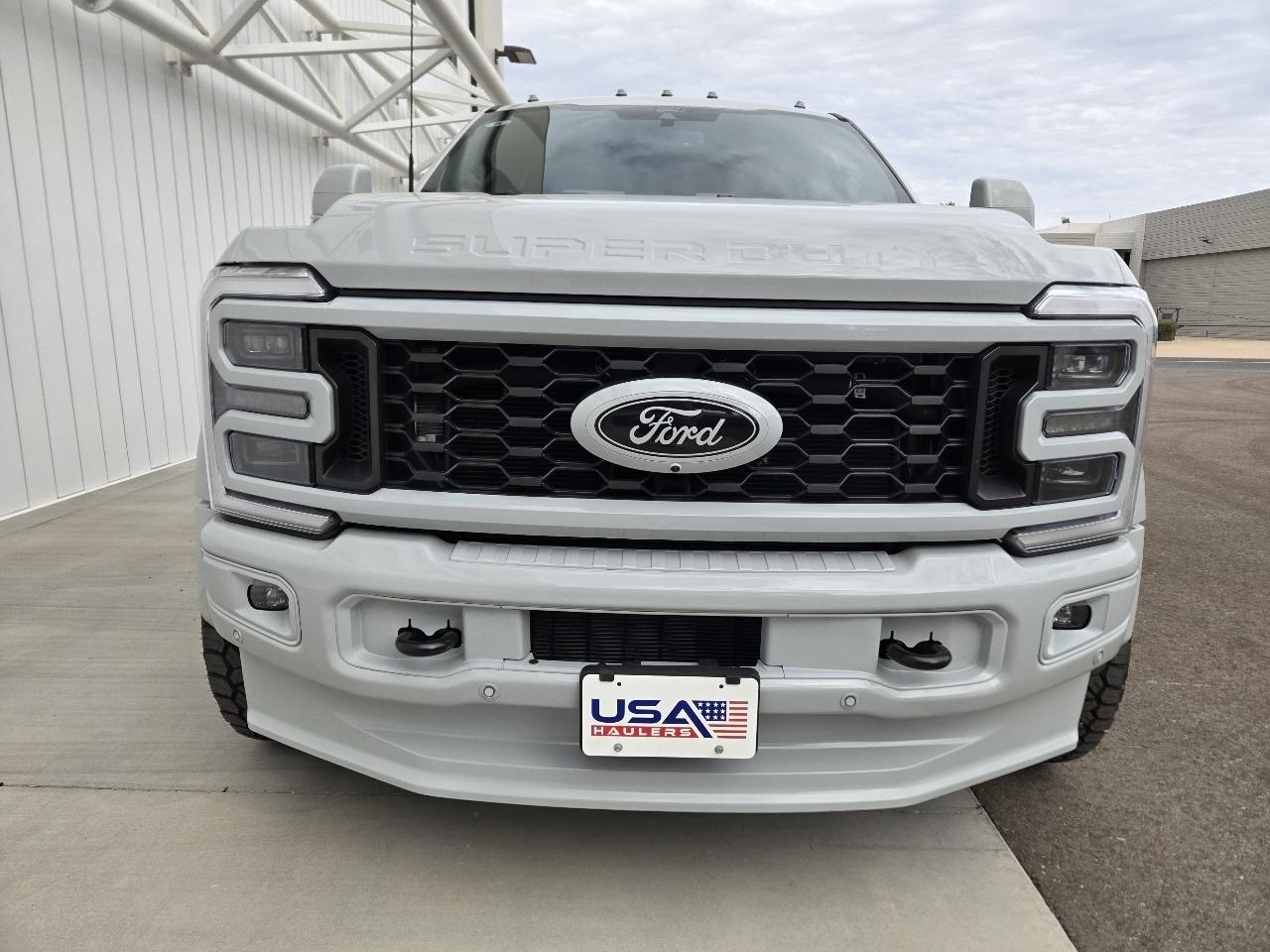 Ford F-450 SD Platinum Crew Cab DRW 4WD 2025