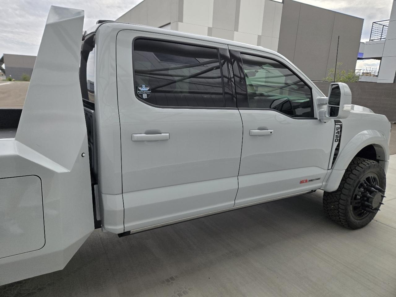 Ford F-450 SD Platinum Crew Cab DRW 4WD 2025