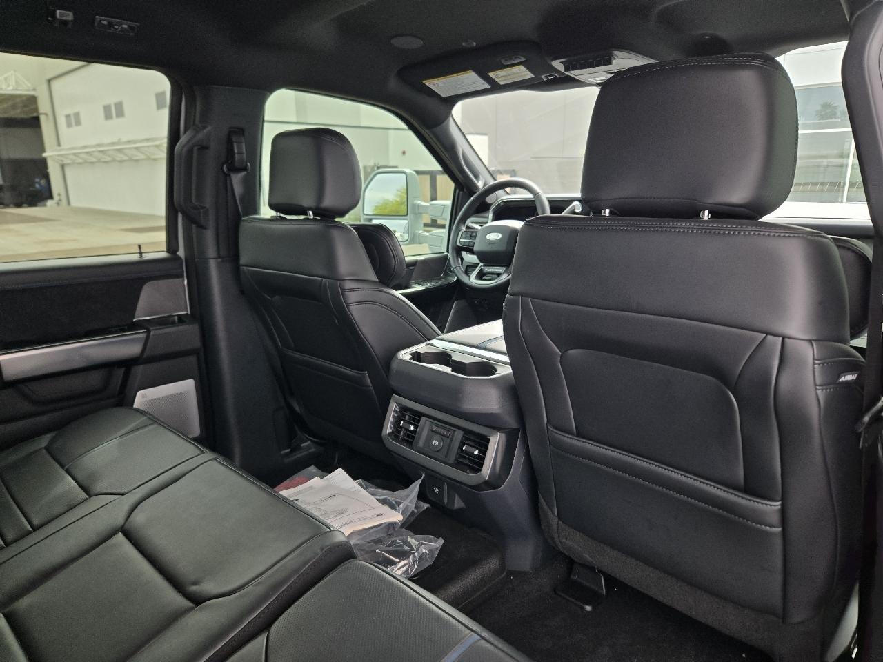 Ford F-450 SD Platinum Crew Cab DRW 4WD 2025