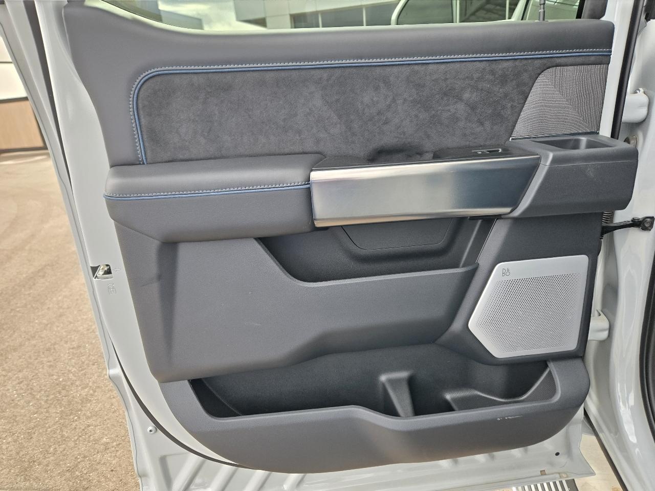 Ford F-450 SD Platinum Crew Cab DRW 4WD 2025