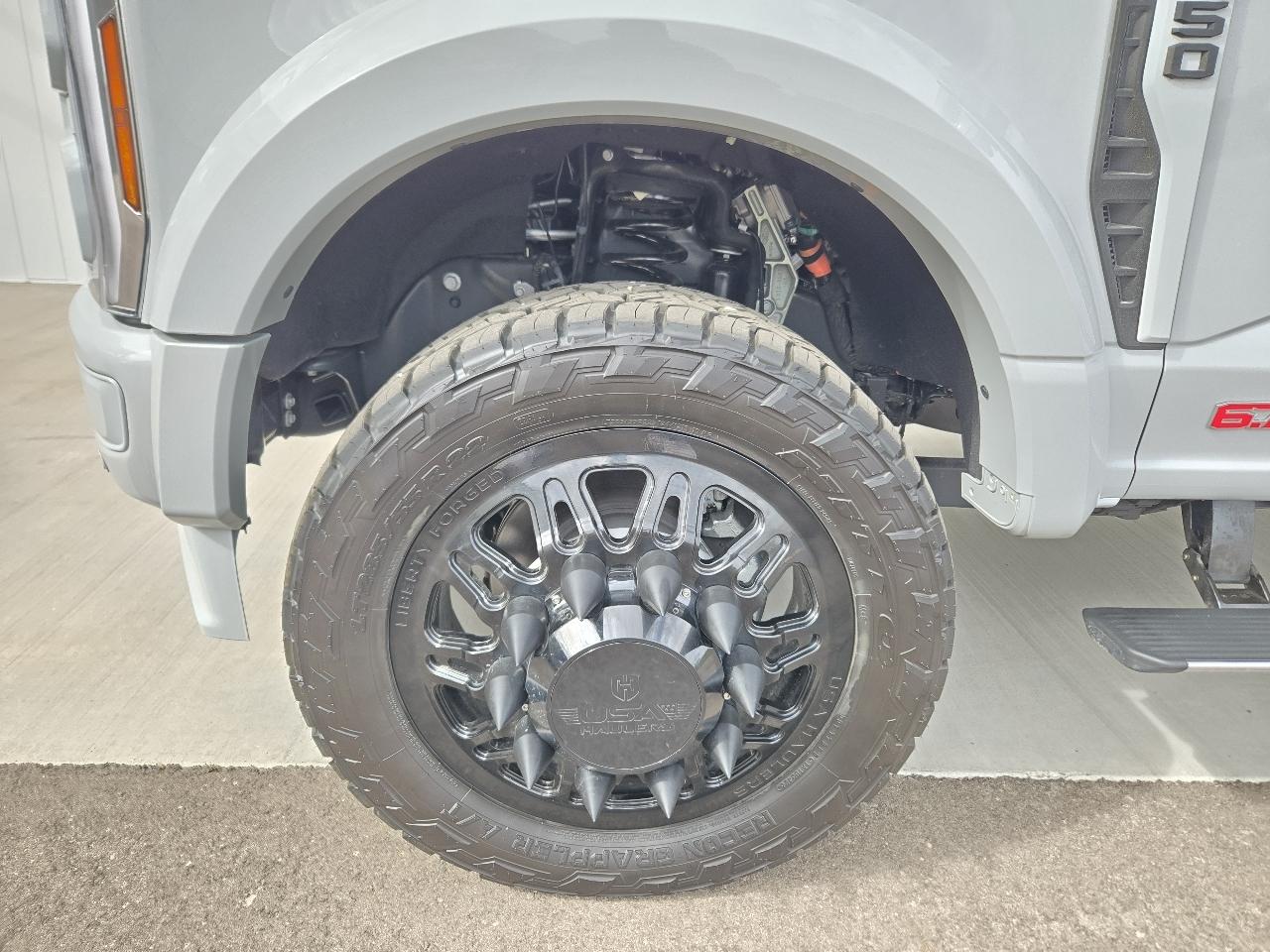 Ford F-450 SD Platinum Crew Cab DRW 4WD 2025