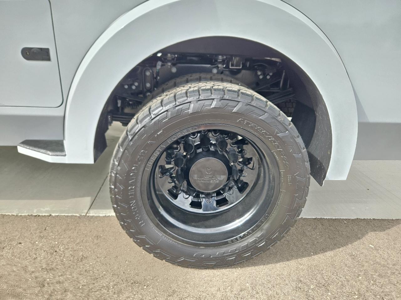 Ford F-450 SD Platinum Crew Cab DRW 4WD 2025