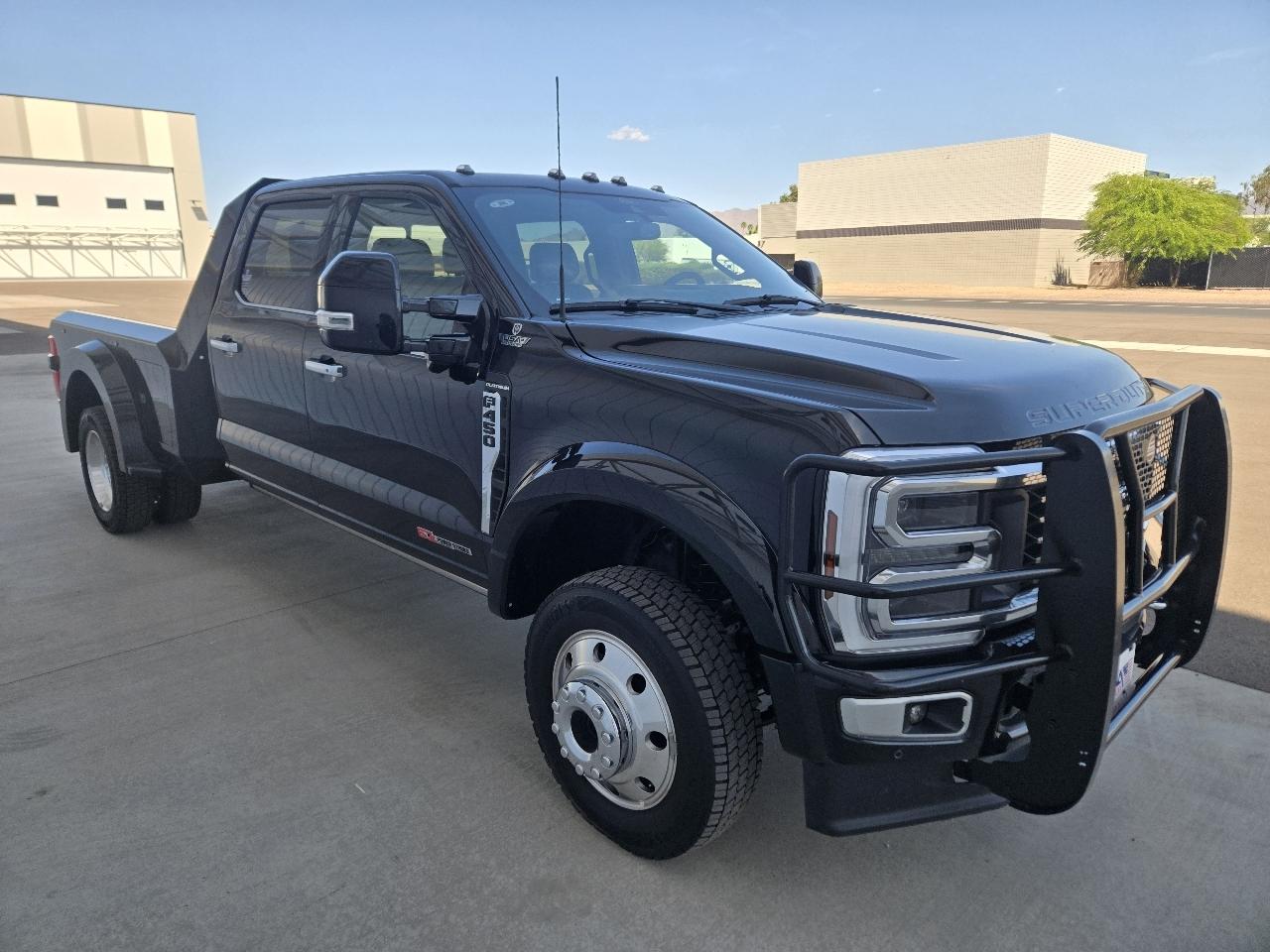 Ford F-450 SD Platinum Crew Cab DRW 4WD 2024